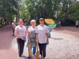 Субботник в сквере Самшитовом.